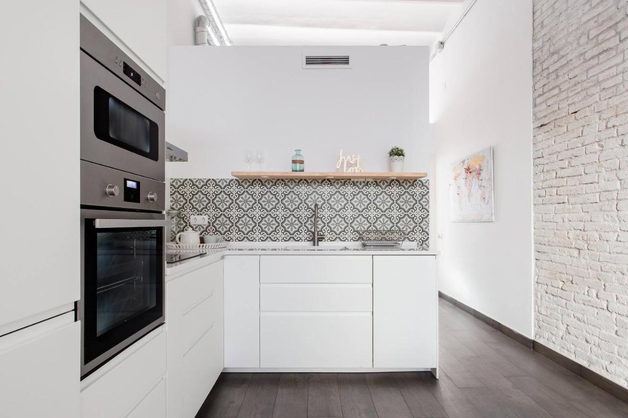 Stylish Apartment With Terrace For Couple Or Family Barcelona Ngoại thất bức ảnh