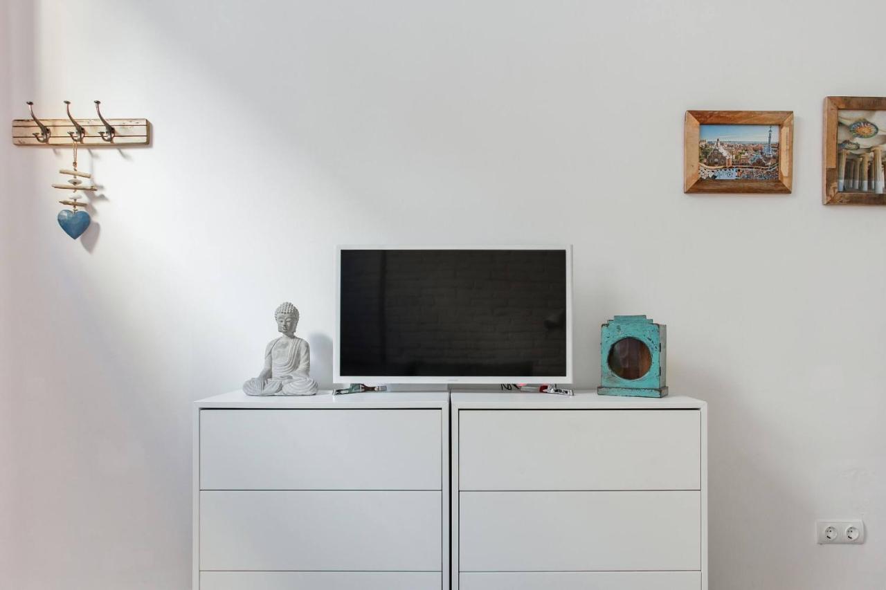 Stylish Apartment With Terrace For Couple Or Family Barcelona Ngoại thất bức ảnh